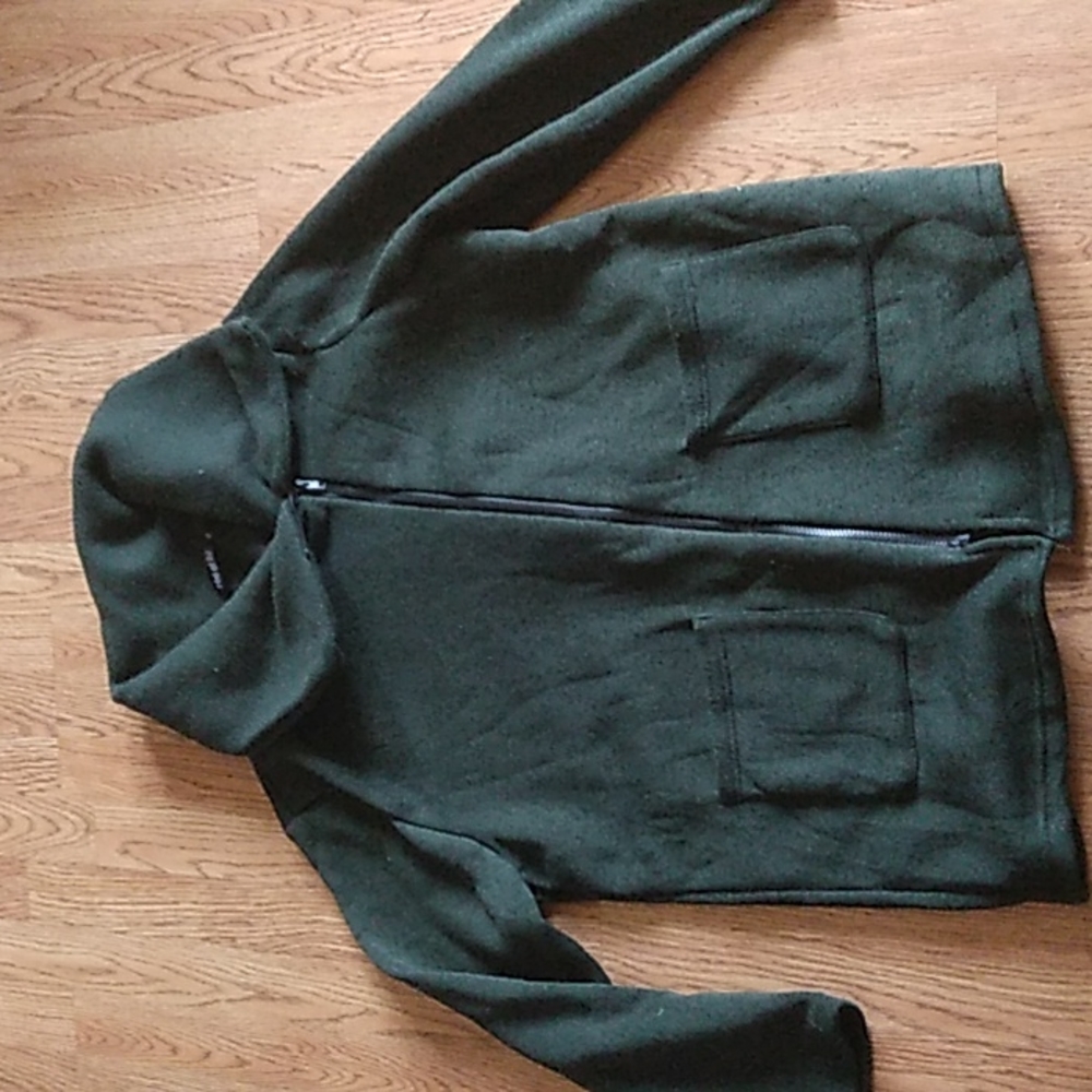 NWOT Green fleece jacket. Perfect for winter for a non bulky, yet warm